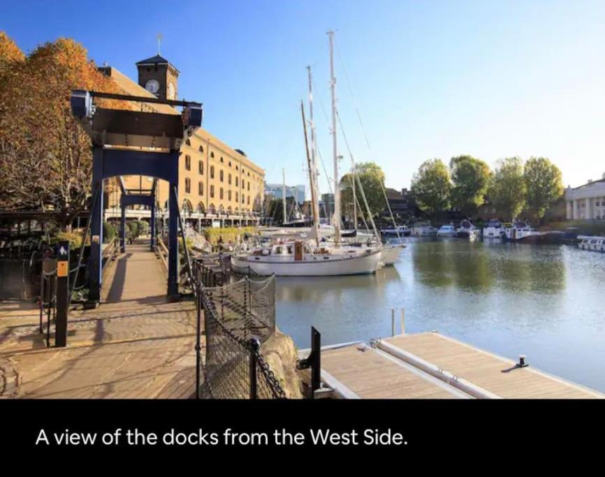 Historic Dutch Barge, Idyllic Location Hotel London Ngoại thất bức ảnh